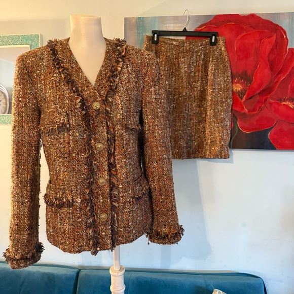 Saks Fifth Avenue Dresses & Skirts - saks fifth avenue Folio Suit jacket Skirt Set tweed Size 8 (blazer 10) Wool USA